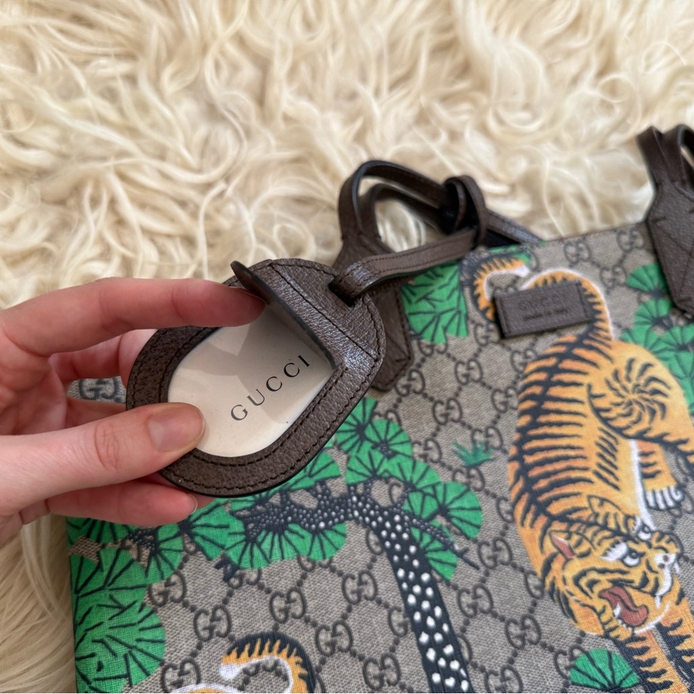 Gucci Bengal Tiger GG Supreme Tote Bag - Picture 9 of 14